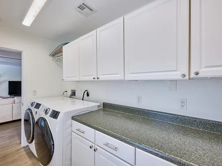 100 Neptune Dr — Photo 22