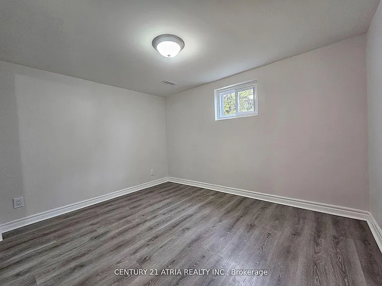733 Balaton Ave #LOWER — Photo 8