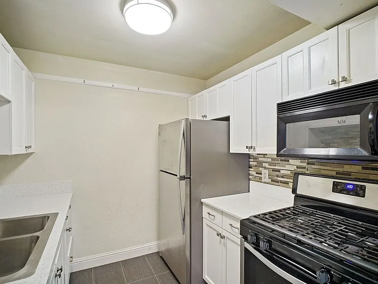 1160 S Foothill Dr #225 — Photo 10