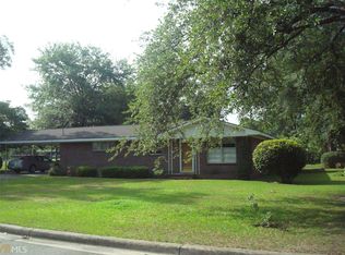 205 Penn Ave, Claxton, GA 30417