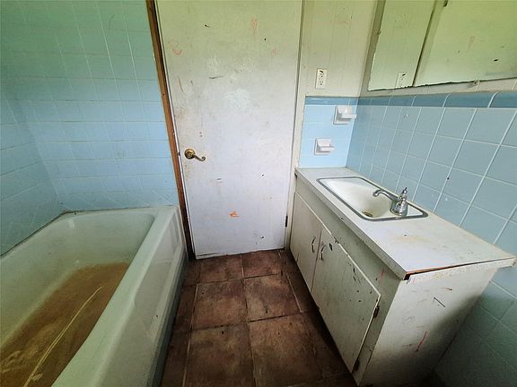 3rd image of 4108 County Road 784
