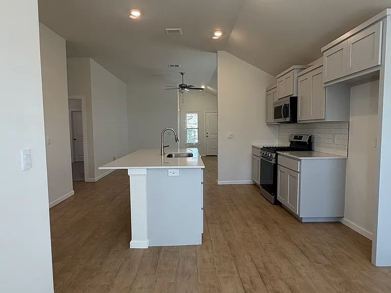 2928 NW 196th Pl — Photo 19