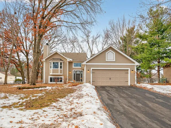 6901 Glenview Ln, Lino Lakes, MN 55014