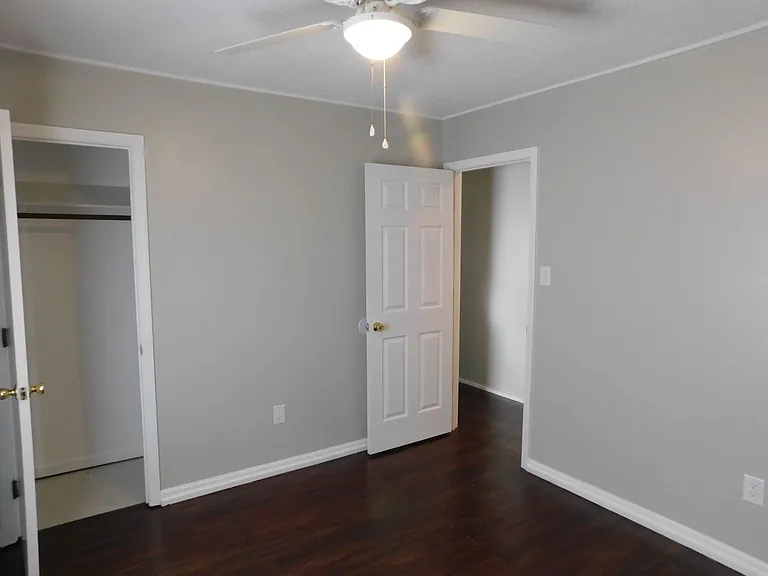 605 Hayden Ct — Photo 18