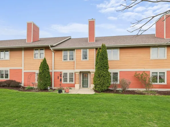 125 E Railroad St #102, Verona, WI 53593