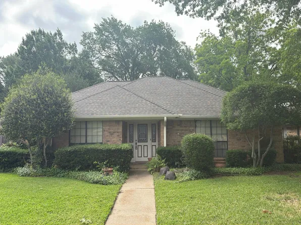 1128 Clubhouse Dr, Mansfield, TX 76063