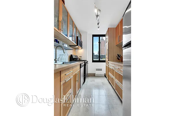 Sold by Douglas Elliman | media 6