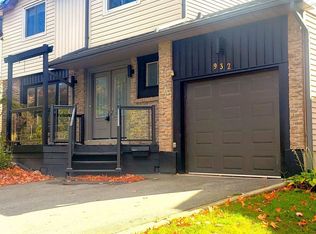 932 Elgin St, Newmarket, ON L3Y3C1