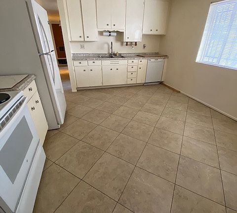 5th image of 7549 E Taylor St