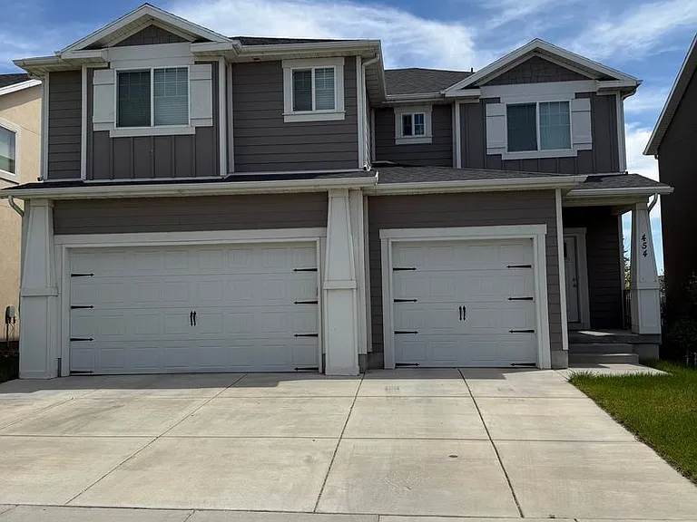 454 E Rue Hugo — Photo 2
