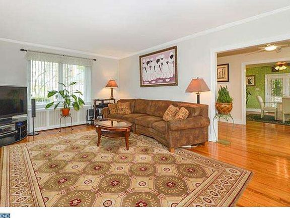 5th image of 725 W Chelten Ave
