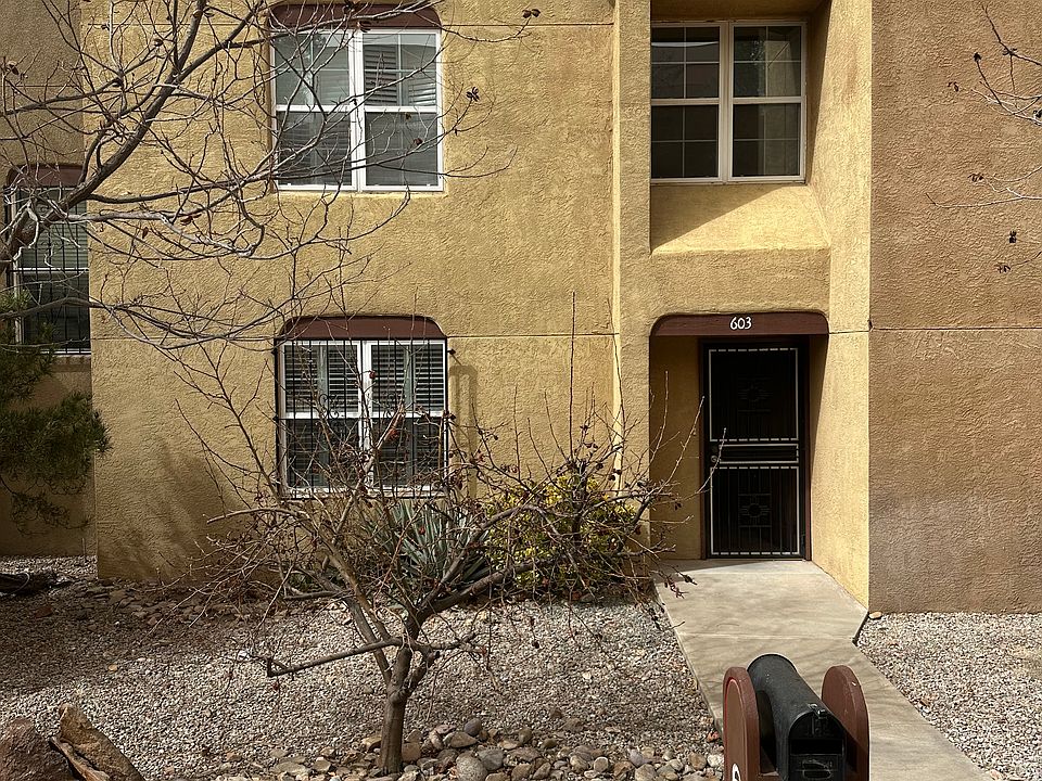 603 High Street NE Pueblo Style Townhouse