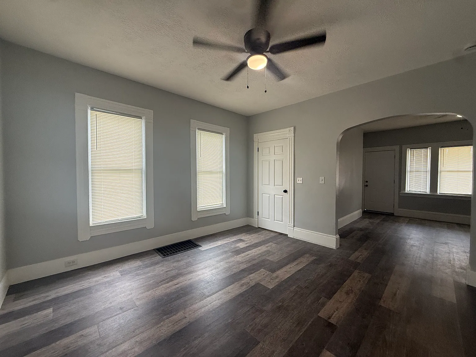 3 bed, 968 sqft, $1,500 — Photo 2