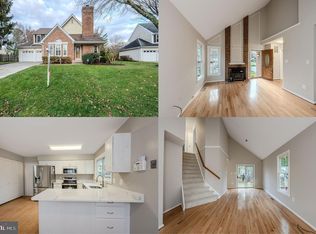 3245 Kinross Cir, Herndon, VA 20171