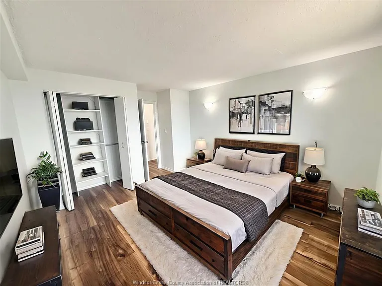 3936 Wyandotte St E #801 — Photo 17