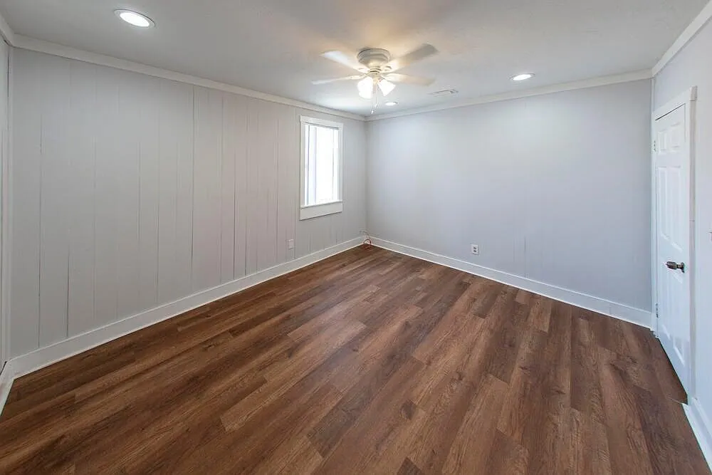 3 bed, 1.0 bath, 1055 sqft, $2,699 — Photo 4