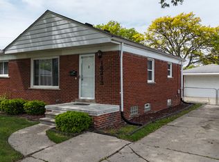 18213 Curtain Ave, Eastpointe, MI 48021