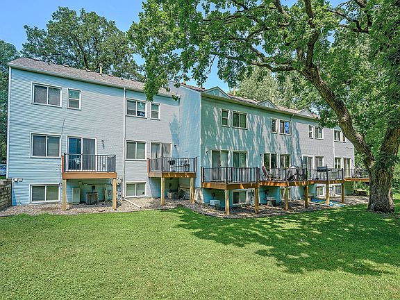 3rd image of 2437 Cole Ave SE