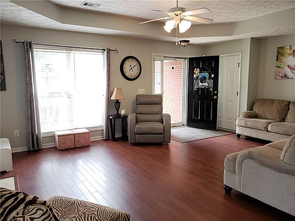 4th image of 6 Lincolnshire Ln