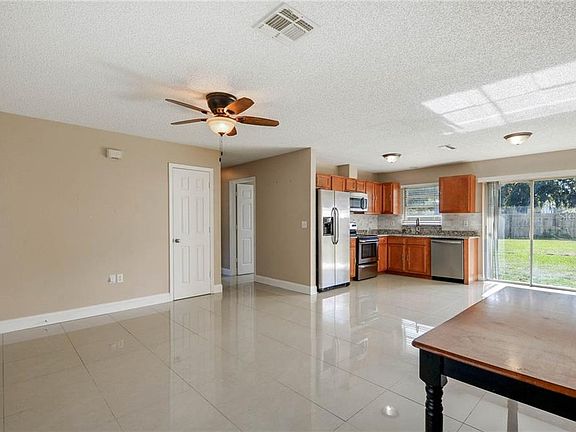 5th image of 12100 Meadow Ln
