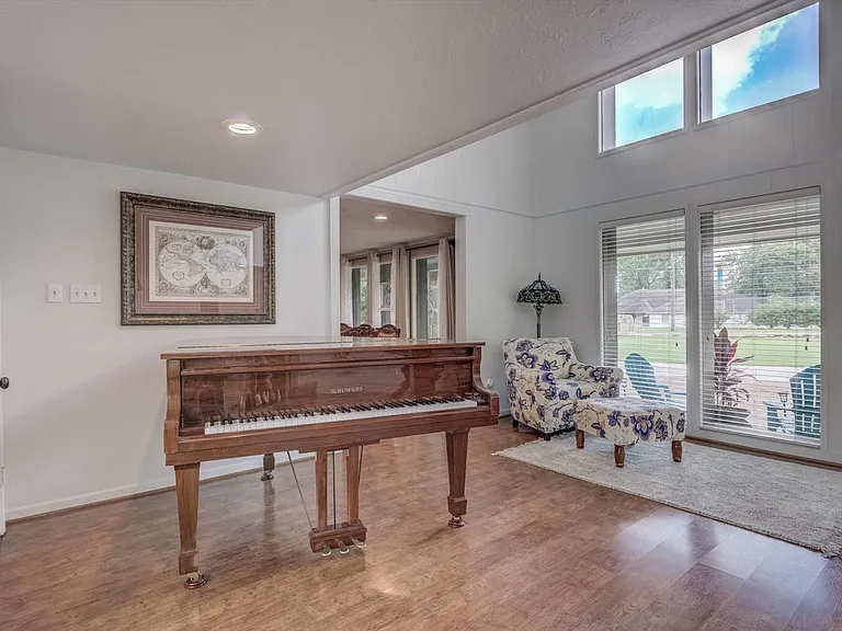 22 Winged Foot Dr — Photo 12