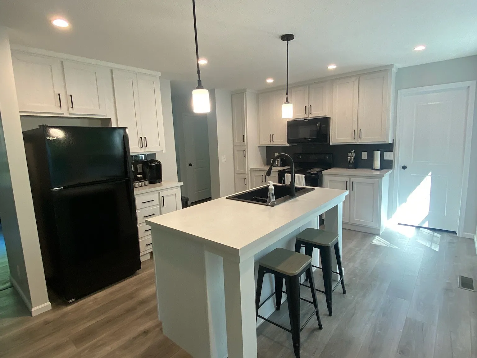 3 bed, 1456 sqft, $2,200 — Photo 1