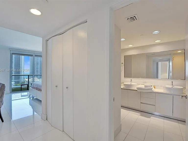 2600 E Hallandale Beach Blvd #T1902 — Photo 54