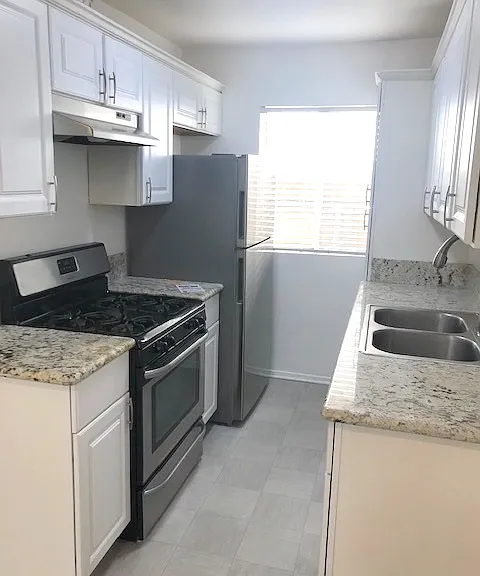 1343 Carmelina Ave. — Photo 13