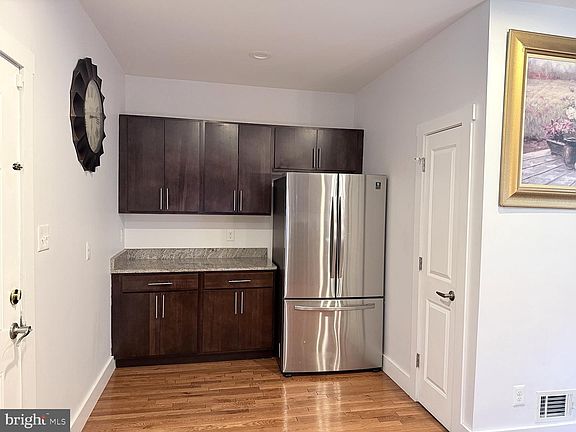 5th image of 457 S 6th St