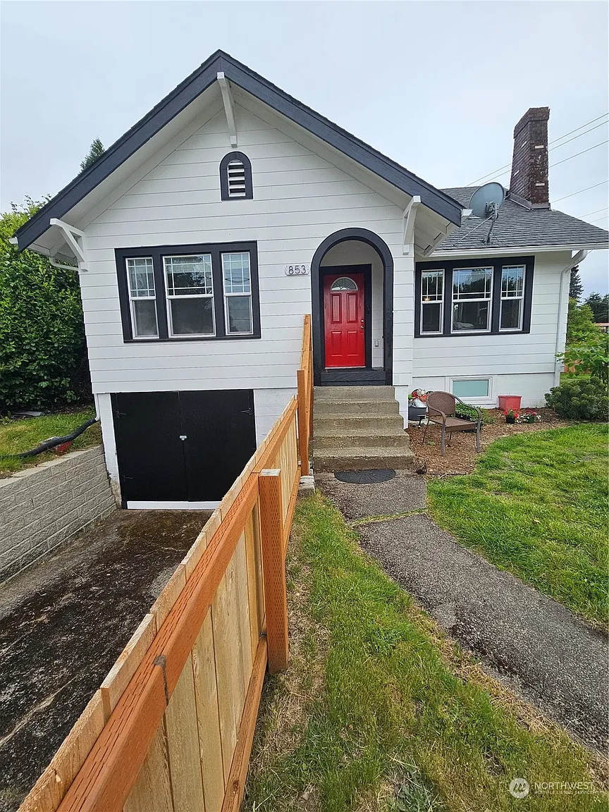 853 Fairmount Avenue photo 1