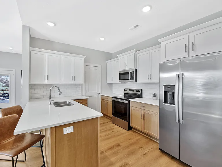 1014 SE 10th Ter — Photo 18