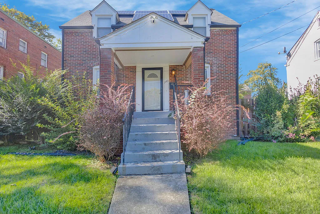 2 bed, 729 sqft, $2,900 — Photo 3