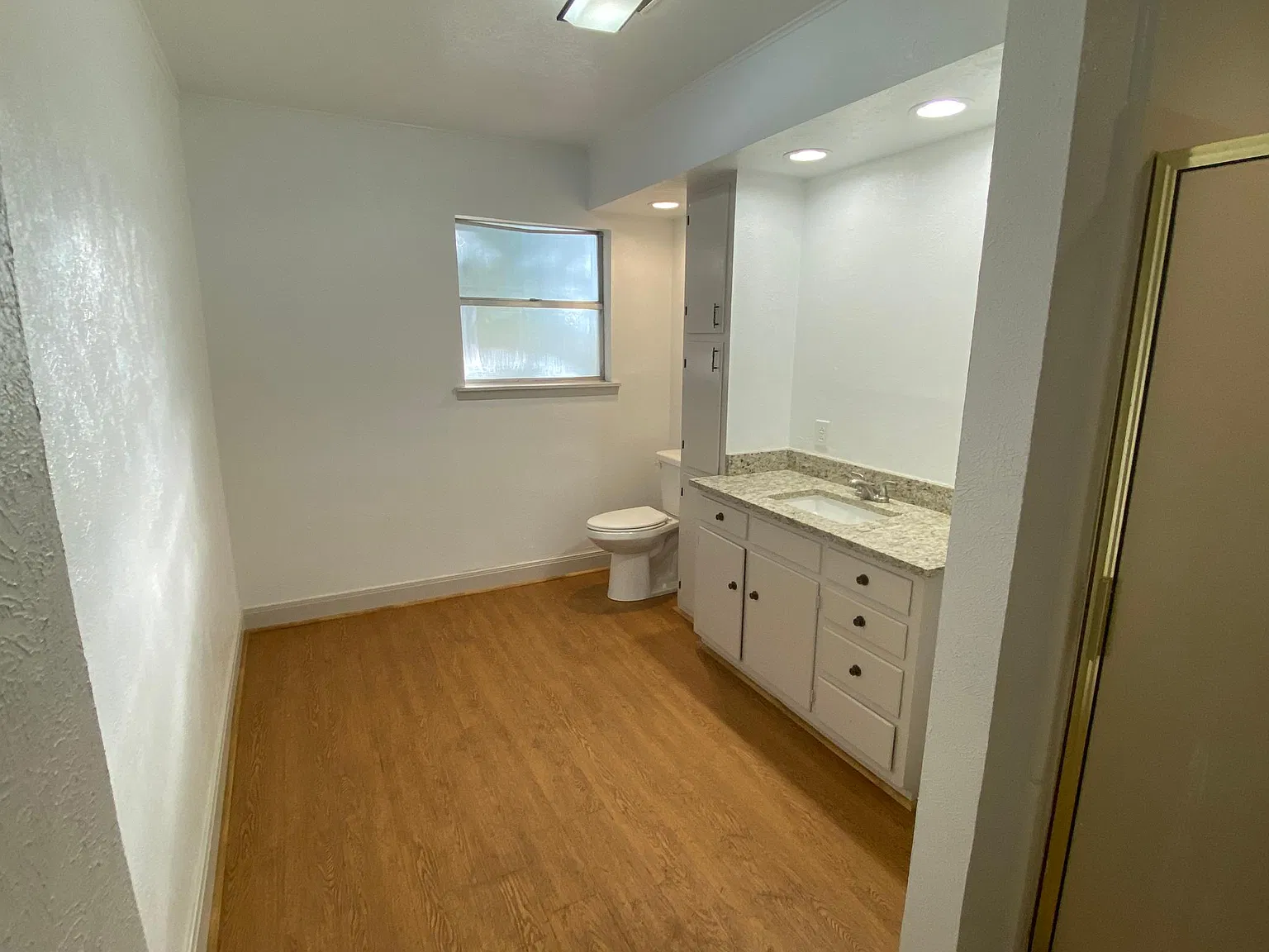 4 bed, 2800 sqft, $2,500 — Photo 4