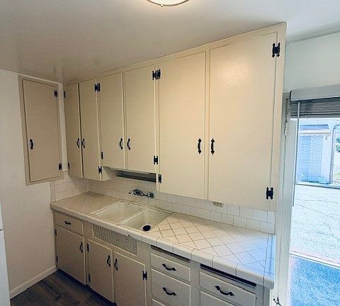 3rd image of 331 S 3rd Ave
