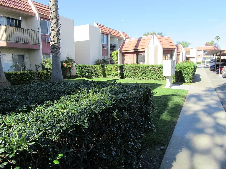 920 E Mission Ave #960 — Photo 4