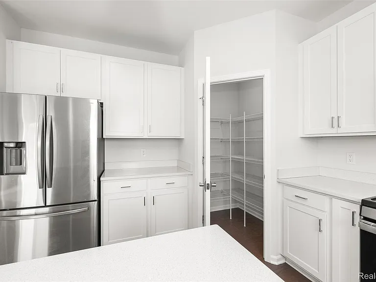 3449 Haverford Dr — Photo 9