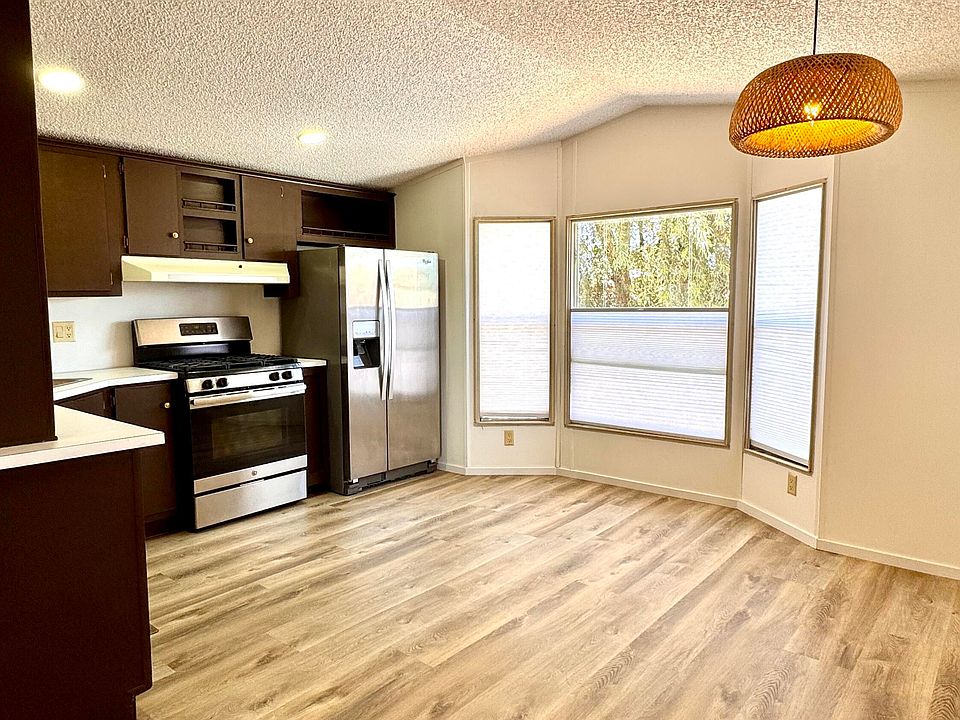 1st image of 1221 N Dysart Road #2