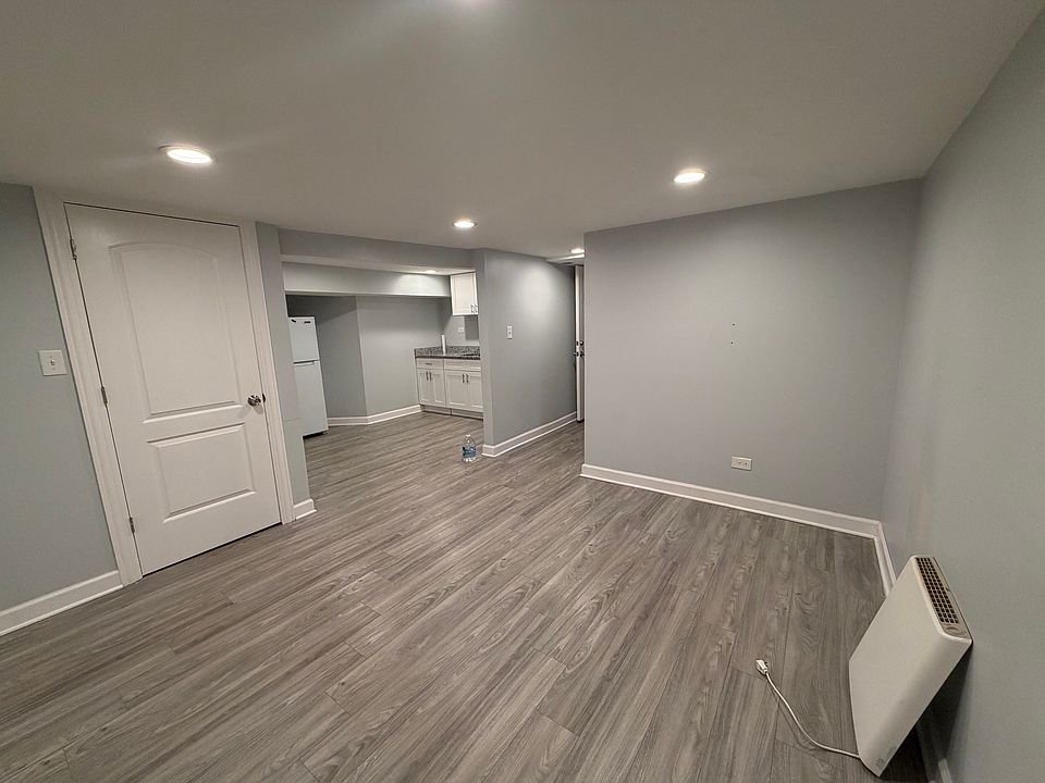 1st image of 5512 W 63rd Pl #B