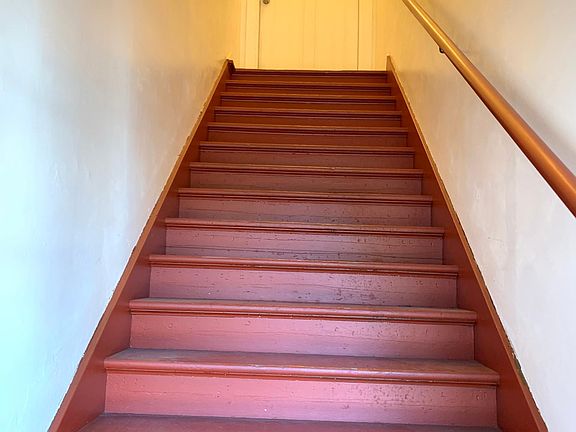 3rd image of 1111 1/2 E Orange Grove Blvd #1111-1/2