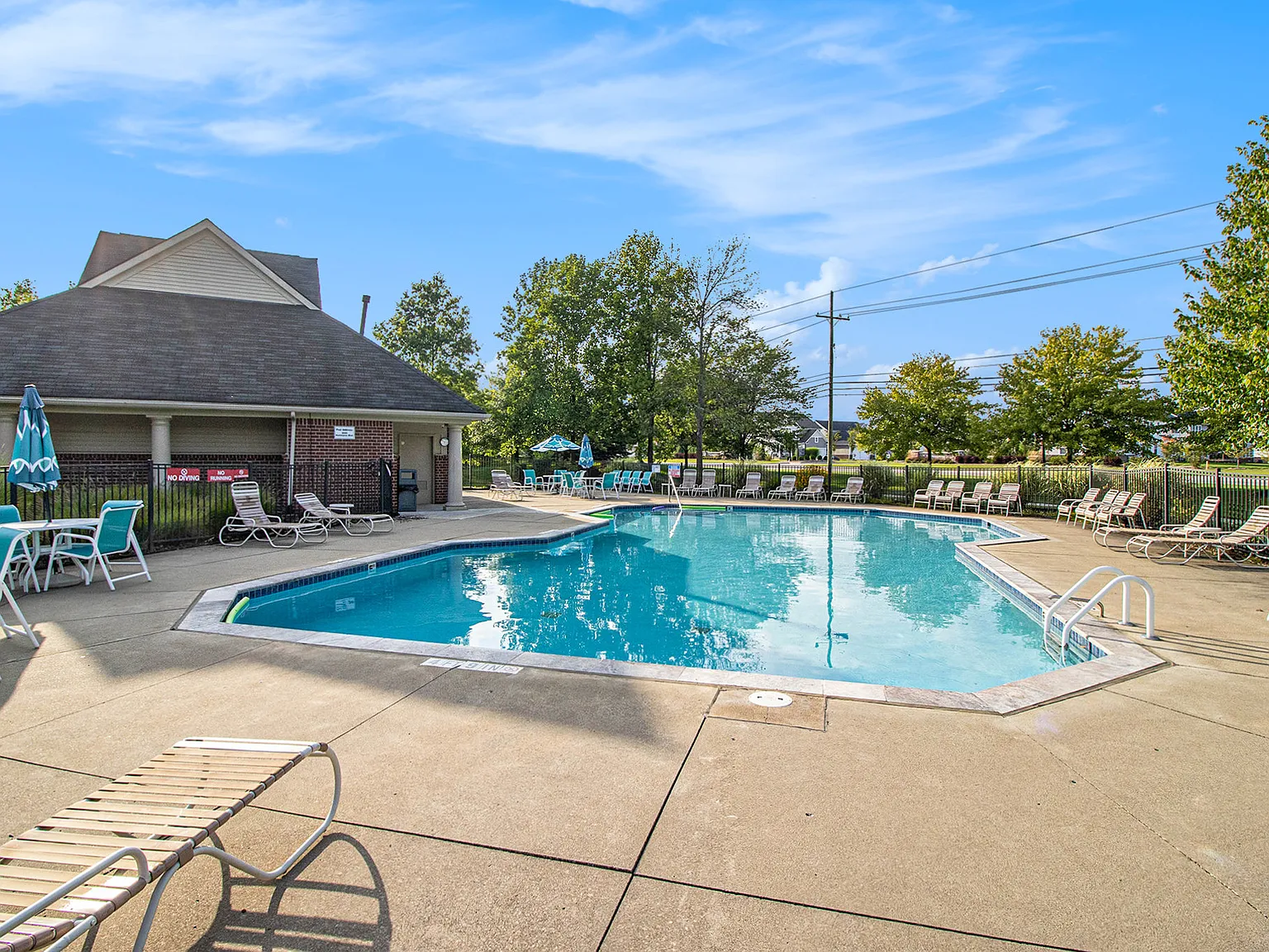 2 bed, 1385 sqft, $1,900 — Photo 1
