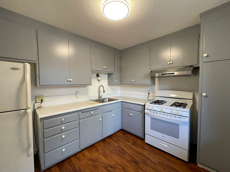 1st image of 252 Wayne Ave #C