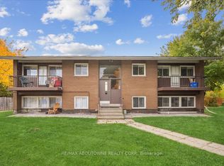 2350 Queensway Dr #1, Burlington, ON L7R 3T3