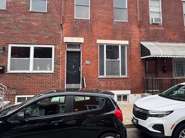1027 Tree St, Philadelphia, PA 19148