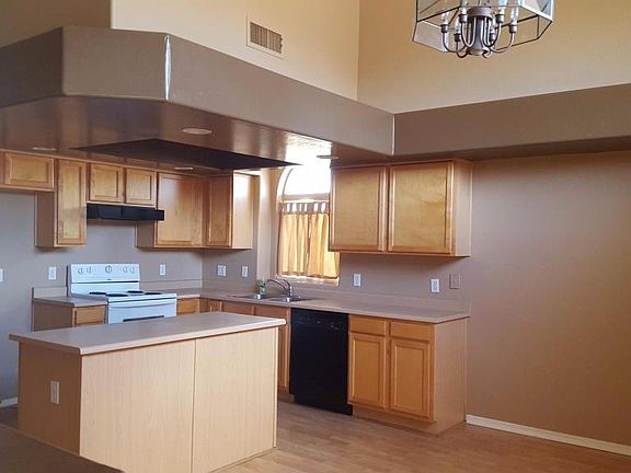 4th image of 12533 W Sierra St