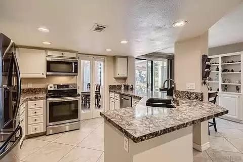 4th image of 4718 Oporto Pl