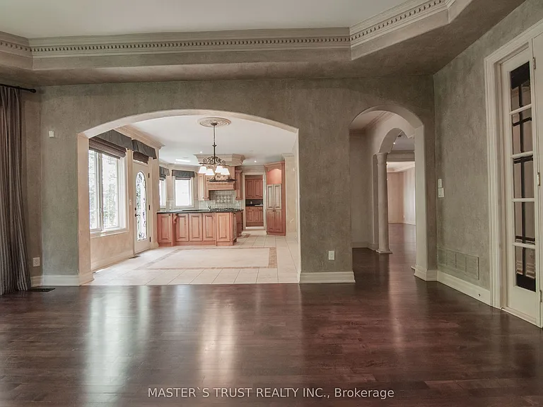 678 Saint Nicholas Ct — Photo 13