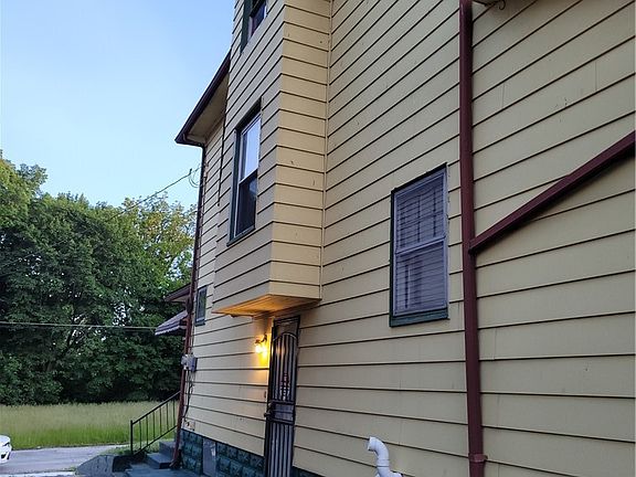 2nd image of 52 E Earle Ave