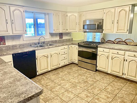 3rd image of 9525 N Sugarwoods Ct