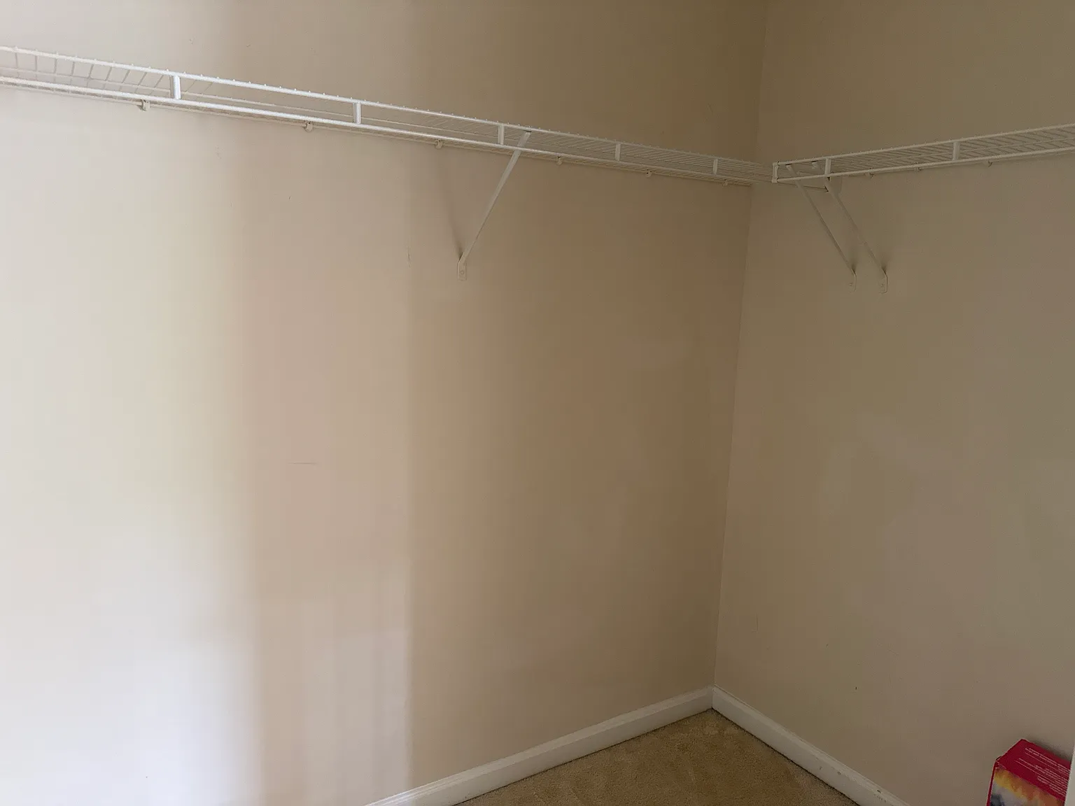 3 bed, 2.5 bath, 2060 sqft, $3,000 — Photo 2