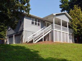 548 Deerbrook Dr, Hayesville, NC 28904